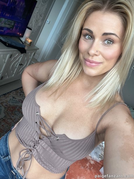 Paige Vanzant