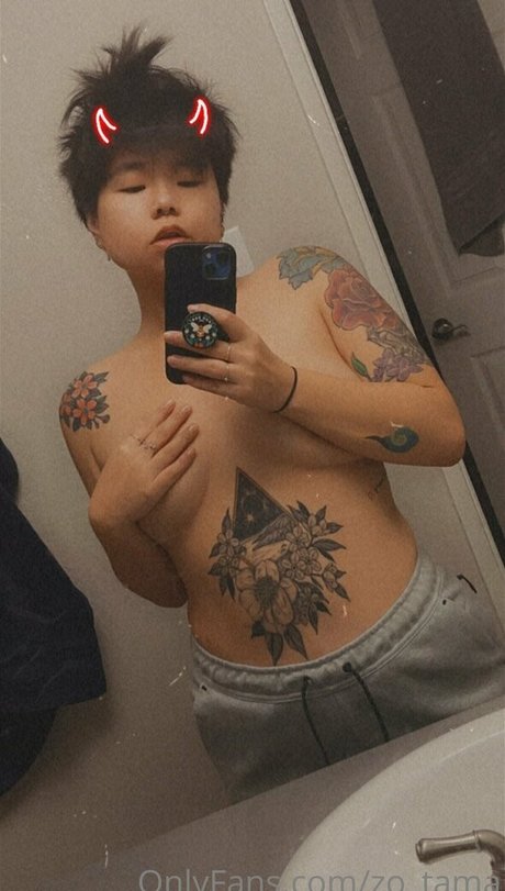 Foto di nudo di fuga di OnlyFans di Zotama