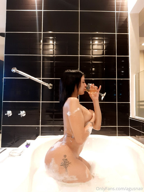 Foto di nudo di fuga di OnlyFans di Agustina Cubas