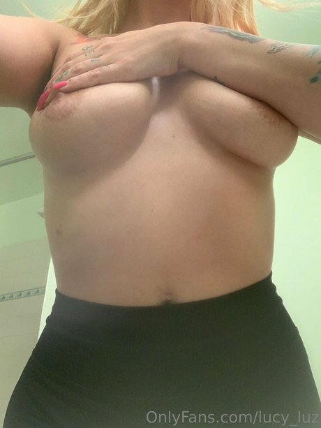 Foto di nudo di fuga di OnlyFans di Lucyluz