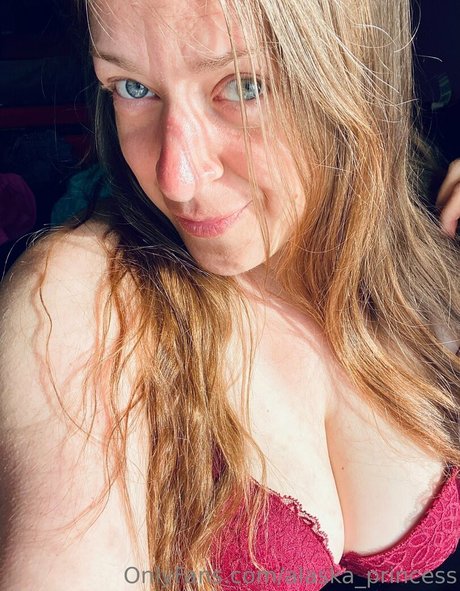 Foto di nudo di fuga di OnlyFans di Alaska Princess