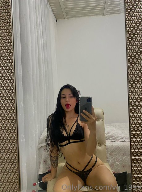 Foto di nudo di fuga di OnlyFans di Vane