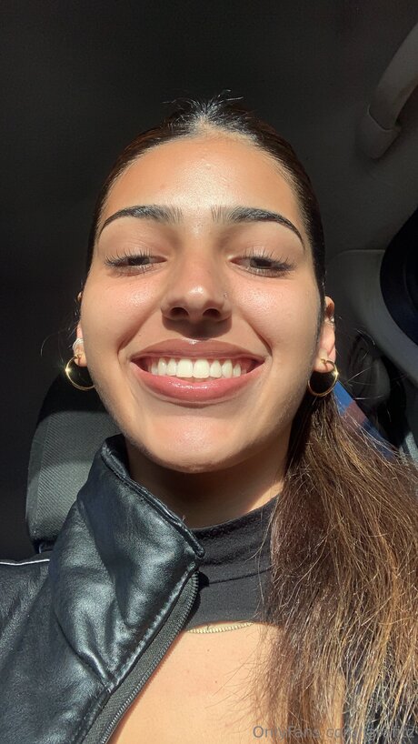 Foto di nudo di fuga di OnlyFans di Larafitz