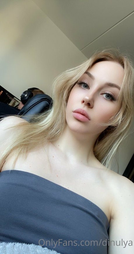 Foto di nudo di fuga di OnlyFans di Dinulya