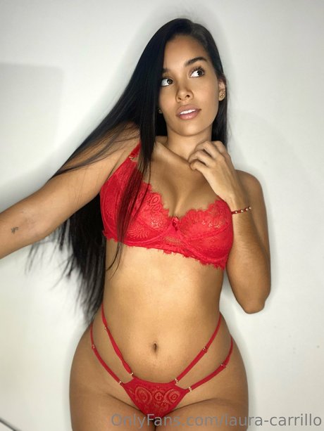 Foto di nudo di fuga di OnlyFans di Laura Carrillo