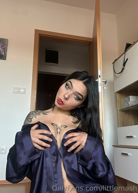 Foto di nudo di fuga di OnlyFans di Littlemash Masha Beffa