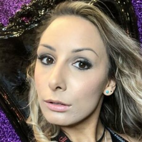 Foto di nudo di fuga di OnlyFans di Mariah Leonne