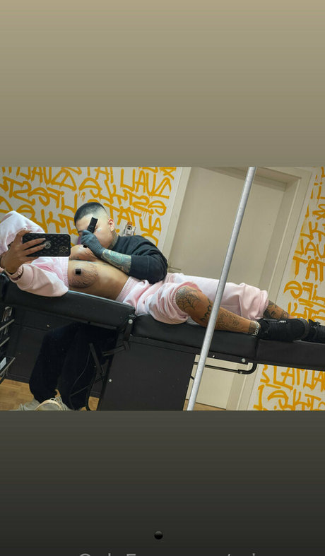 Foto di nudo di fuga di OnlyFans di Misspierciink