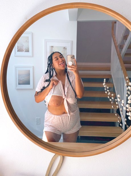 Foto di nudo di fuga di OnlyFans di Rosa Guttierez