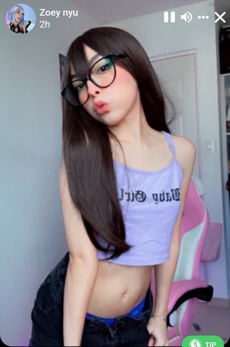 Foto di nudo di fuga di OnlyFans di Zoeynyu