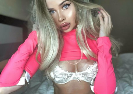 Foto di nudo di fuga di OnlyFans di Littlebarbiedollvip