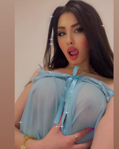 Foto di nudo di fuga di OnlyFans di Mira Nouri Miranouri5