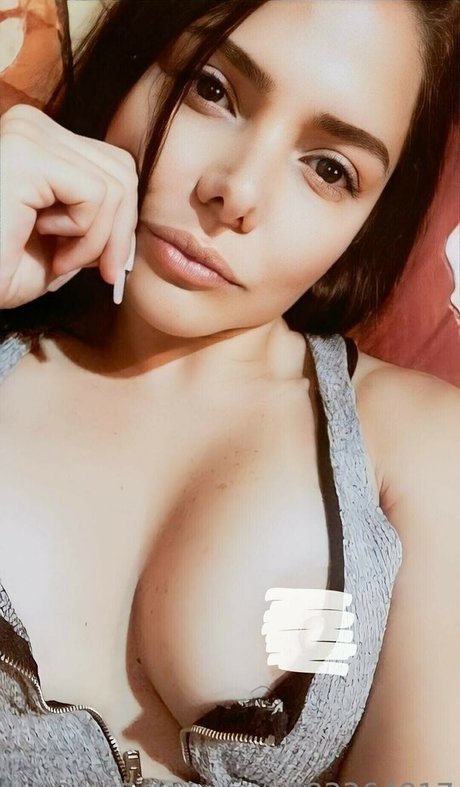 Foto di nudo di fuga di OnlyFans di Rebeca Burgos