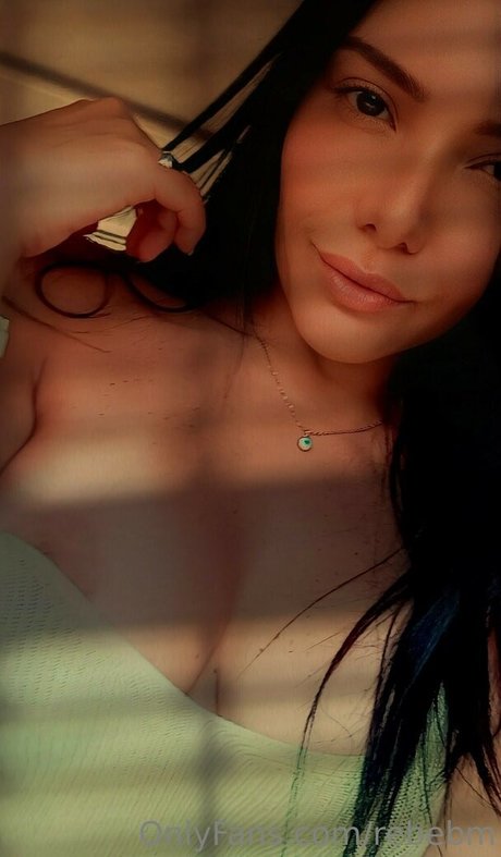 Foto di nudo di fuga di OnlyFans di Rebeca Burgos