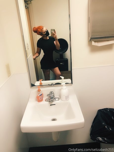 Foto di nudo di fuga di OnlyFans di Sarah Elizabeth
