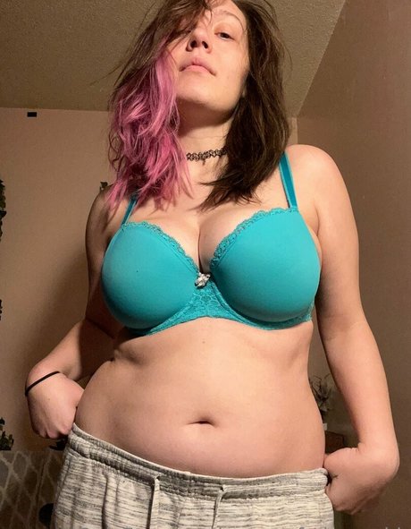 Foto di nudo di fuga di OnlyFans di Zoeybenzz