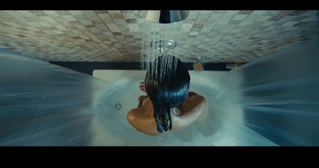 Foto di nudo di fuga di OnlyFans di Zoe Saldana