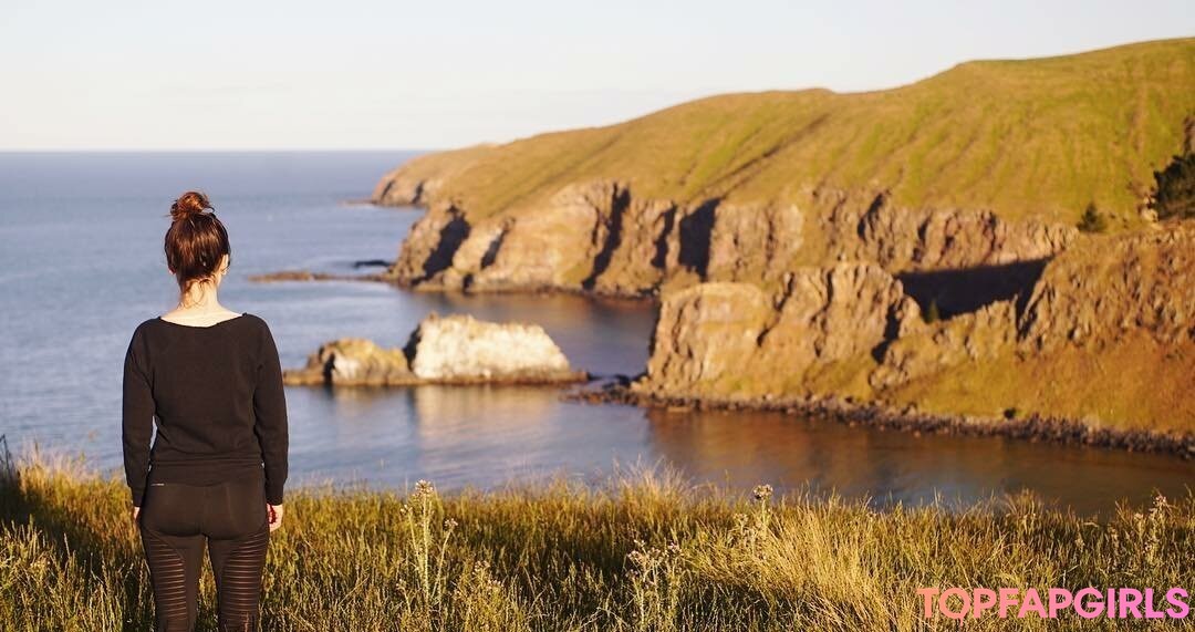 Foto di nudo di fuga di OnlyFans di Zoe Lister Jones #34