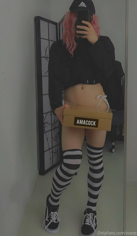 Foto di nudo di fuga di OnlyFans di Zoeqt