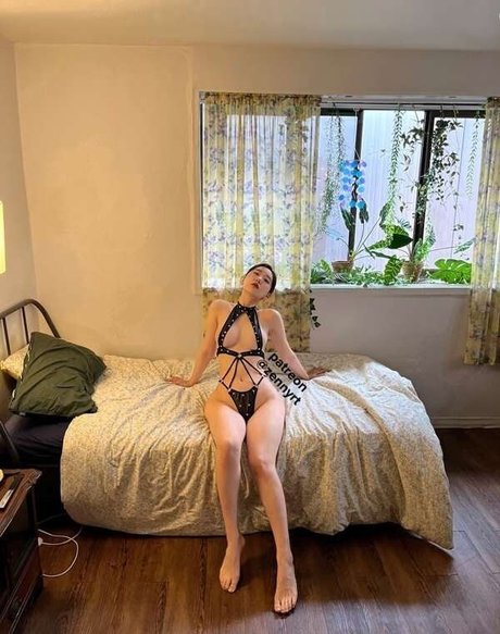 Foto di nudo di fuga di OnlyFans di Zenny