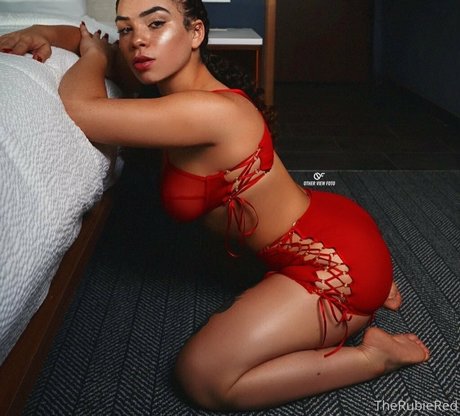 Foto di nudo di fuga di OnlyFans di Therubiered