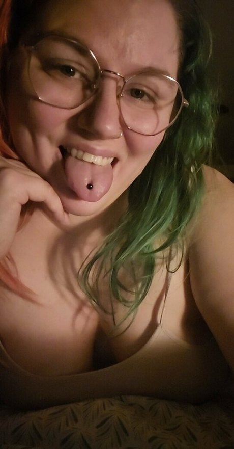 Foto di nudo di fuga di OnlyFans di Peachykeenstine22