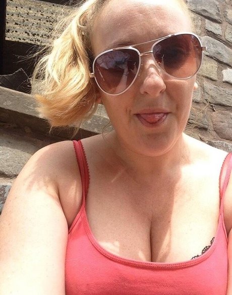 Foto di nudo di fuga di OnlyFans di Lea Lea