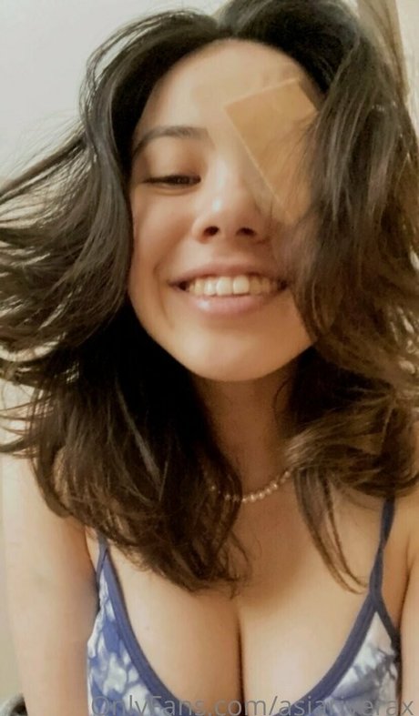 Foto di nudo di fuga di OnlyFans di Asiariverax