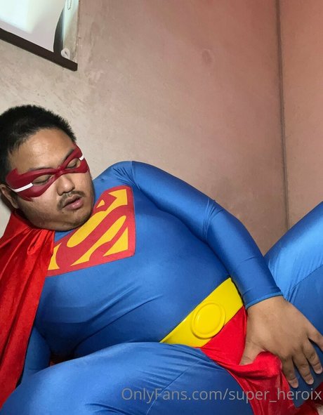 Foto di nudo di fuga di OnlyFans di Superheroix