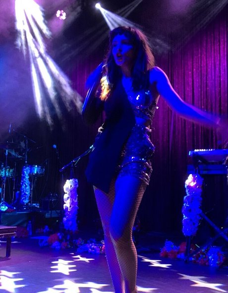 Foto di nudo di fuga di OnlyFans di Lauren Mayberry
