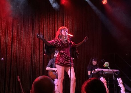 Foto di nudo di fuga di OnlyFans di Lauren Mayberry