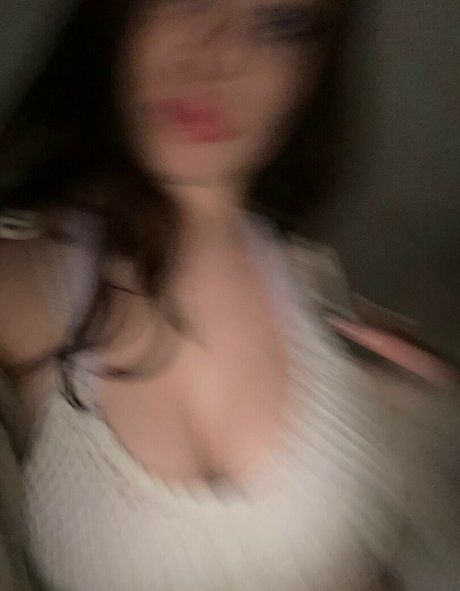 Foto di nudo di fuga di OnlyFans di Ziahrose1