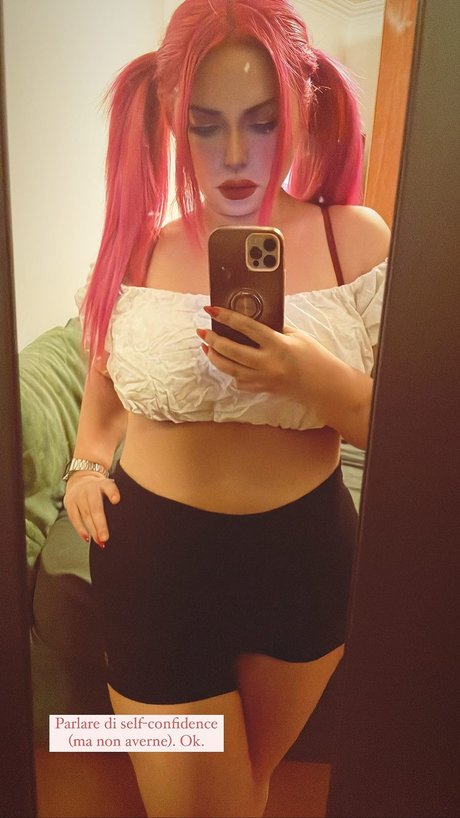 Foto di nudo di fuga di OnlyFans di Red Lilium
