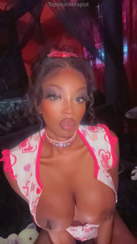 Toplesstherapist