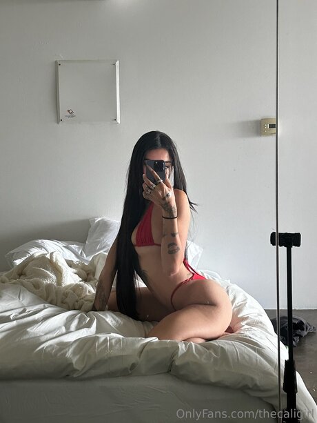 Foto di nudo di fuga di OnlyFans di Thecaligirl