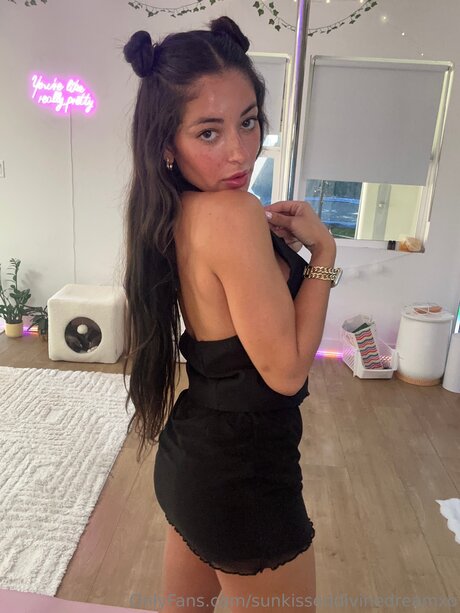 Foto di nudo di fuga di OnlyFans di Sunkisseddivinedreamxo