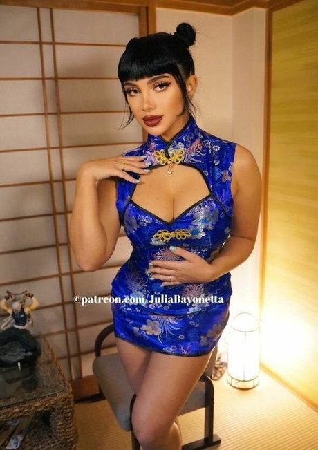 Julia Bayonetta