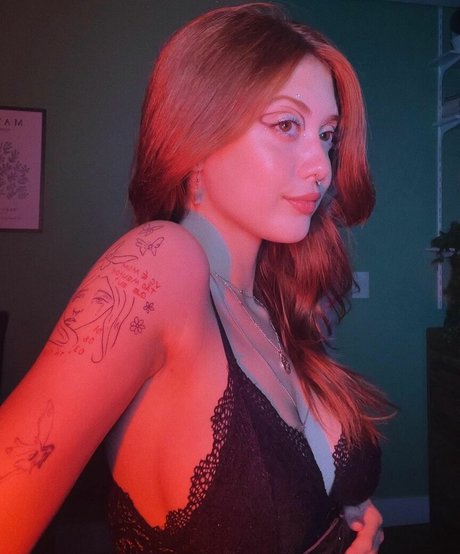 Foto di nudo di fuga di OnlyFans di Ananda Morais