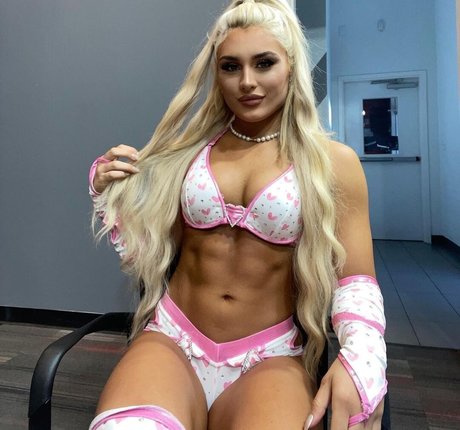 Foto di nudo di fuga di OnlyFans di Tiffany Stratton