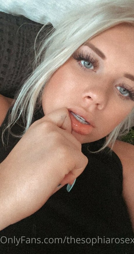 Foto di nudo di fuga di OnlyFans di Thesophiarosexx