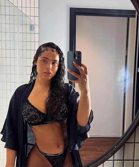 Foto di nudo di fuga di OnlyFans di Malaika Terry