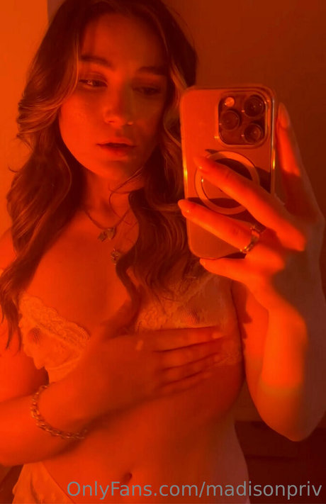 Foto di nudo di fuga di OnlyFans di Madisonpriv