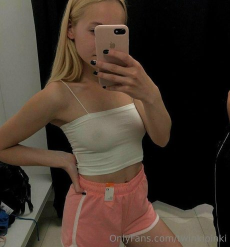 Foto di nudo di fuga di OnlyFans di Twinkipinki
