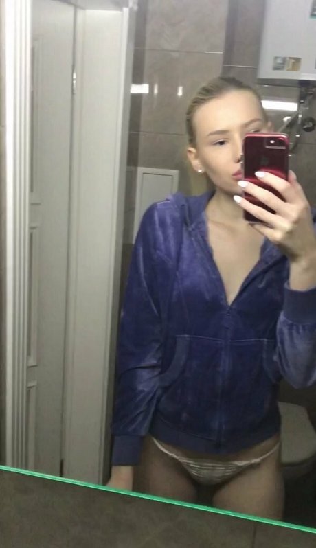 Foto di nudo di fuga di OnlyFans di Lustymolly