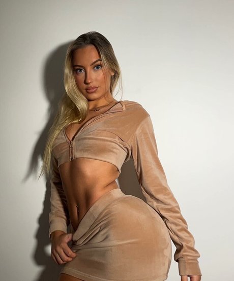 Foto di nudo di fuga di OnlyFans di Evie Garbe