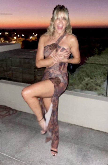 Foto di nudo di fuga di OnlyFans di Ashley Roberts