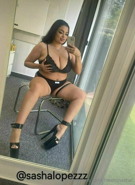Foto di nudo di fuga di OnlyFans di Freeninastar