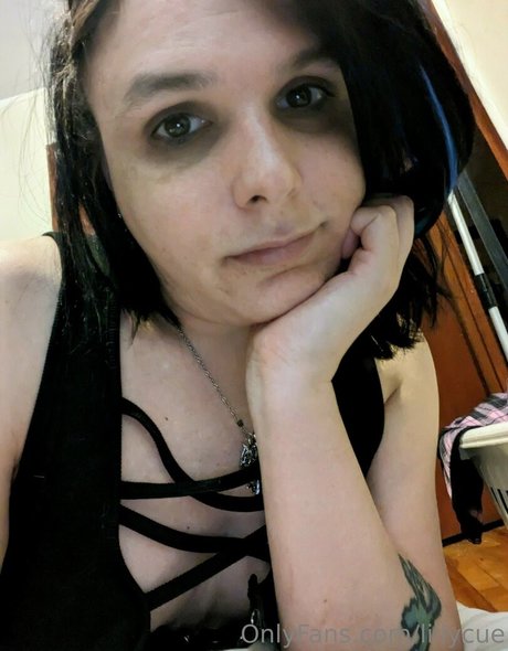 Foto di nudo di fuga di OnlyFans di Lillycue