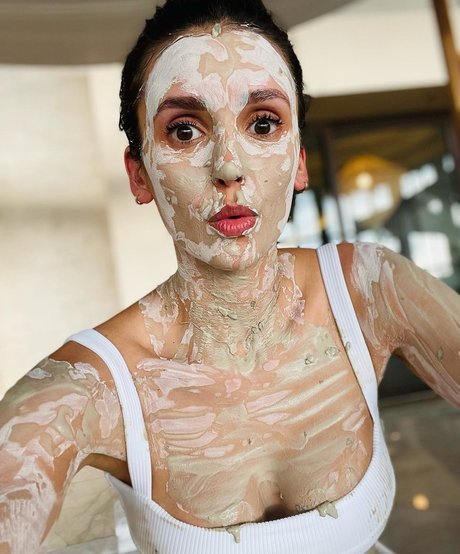 Foto di nudo di fuga di OnlyFans di Nina Dobrev