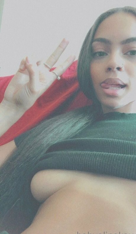 Foto di nudo di fuga di OnlyFans di Babyalinakay